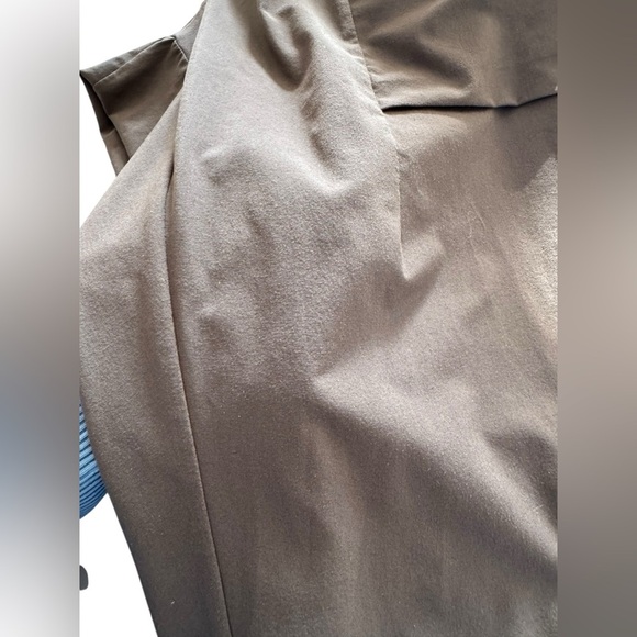 Athleta Skyline Tapered FeatherWeight stretch  Pants Tie Waist Brown Size 4 - Picture 4 of 9